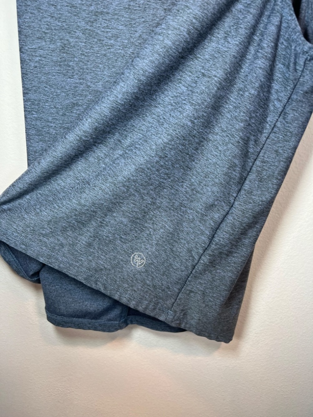 We Wander Sleeveless Keyhole Back Tank Top Shirt Blue Stretch Yoga Sporty Medium - Picture 5 of 12